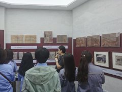 <b>走進(jìn)檔案館，領(lǐng)悟獨(dú)特魅力</b>